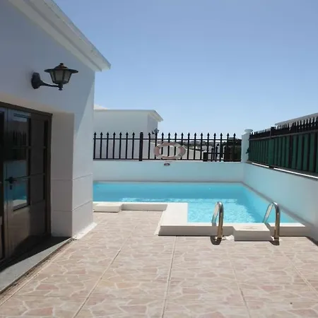Villa Puerto Del Carmen Sleeps 4 Pool Wifi Puerto del Carmen
