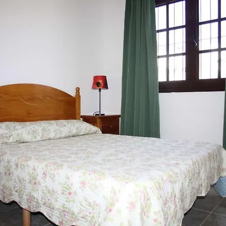 Puerto Del Carmen Sleeps 4 Pool Wifi Вилла Пуэрто дель Кармен