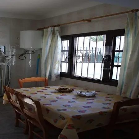 Puerto Del Carmen Sleeps 4 Pool Wifi Вилла *