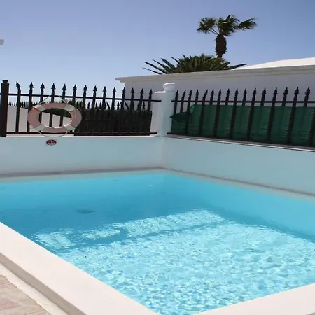 Puerto Del Carmen Sleeps 4 Pool Wifi Вилла *