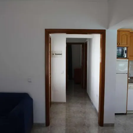 Вилла Puerto Del Carmen Sleeps 4 Pool Wifi